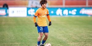 赏金女王模拟器官网-记者：泰山队赛前，崔康熙和谢文能出席发布会