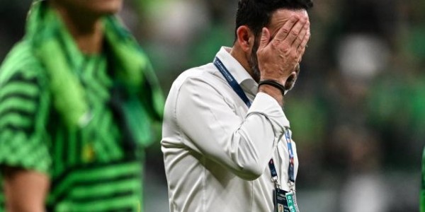 赏金女王模拟器官网-中超“换帅如换刀”失灵了？国安问题并非换帅能解决