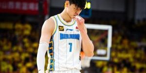 直播吧：首钢表示 曾凡博预计今晚会到场为队友加油