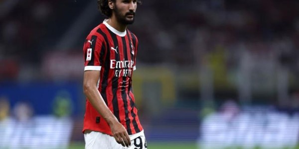 赏金女王模拟器官网-夏窗关闭，阿德利婉拒萨索洛，马赛欲租本纳塞尔