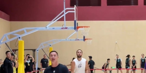 极致的视觉享受！另一个角度来欣赏库里中国行训练的三分25连中