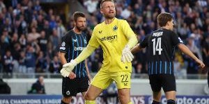 19分钟送点+扑点+伤退！37岁米尼奥莱扑点后朝裁判庆祝，吃到黄牌